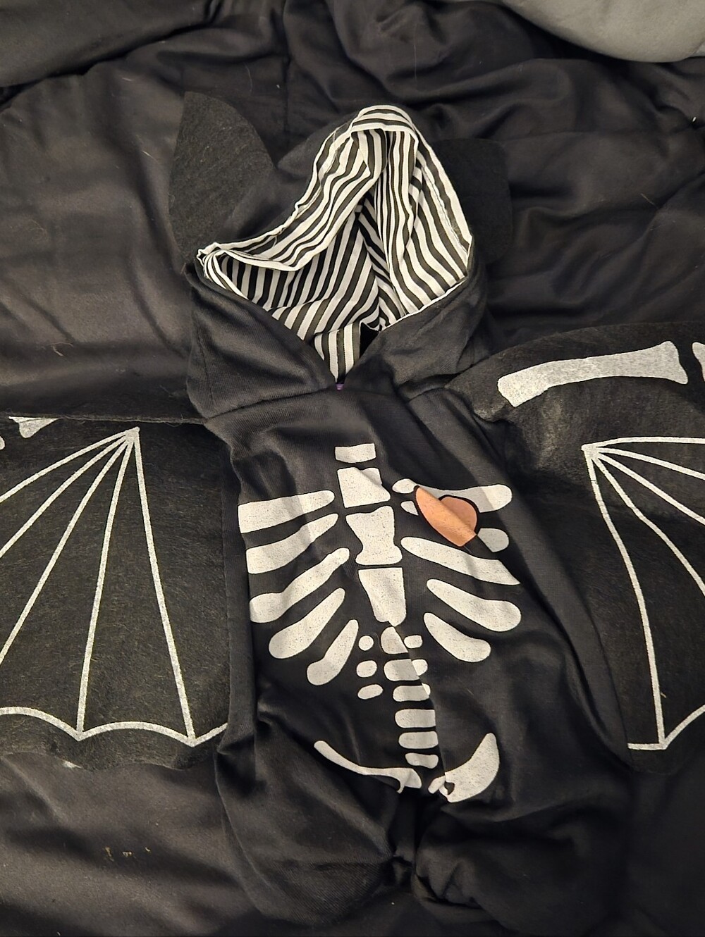 Dog Or Cat Black Skeleton Bat Hooded Costume with Heart Accent
